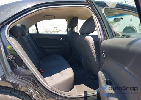 2010 Ford Fusion Se z USA, uszkodzony, nr VIN 3FAHP0HA4AR306945